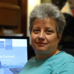 Portrait de Béatrix Donnart au travail